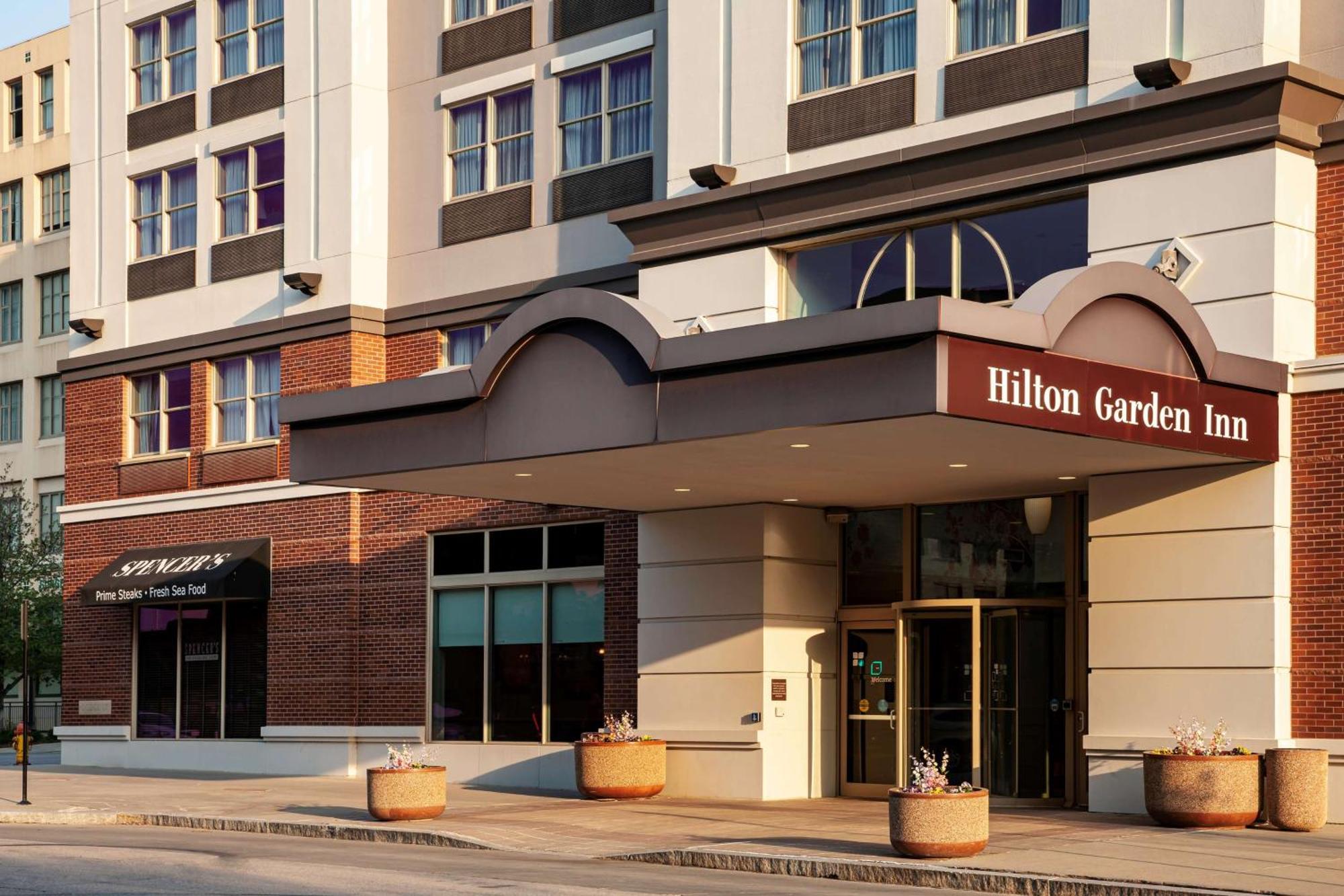 Hilton Garden Inn Omaha Downtown-Old Market Area Exterior photo