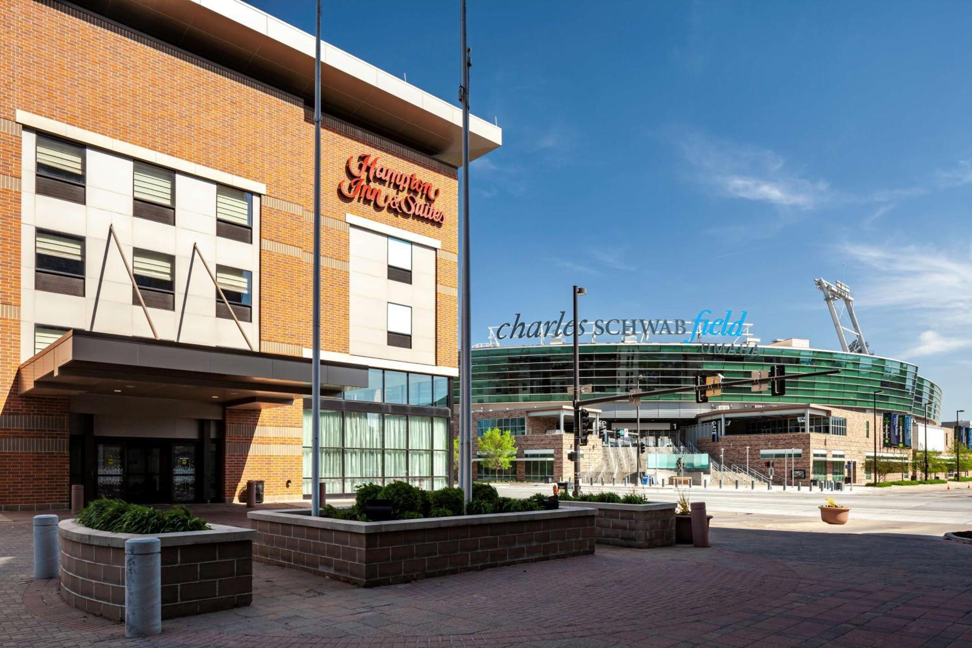 Hilton Garden Inn Omaha Downtown-Old Market Area Exterior photo